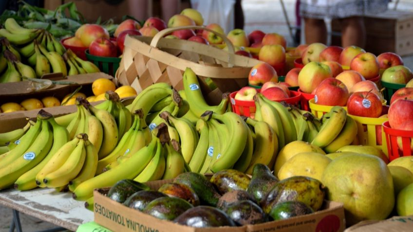 Caen 50% ventas al menudeo en el Mercado de Abastos de Guadalajara por COVID-19