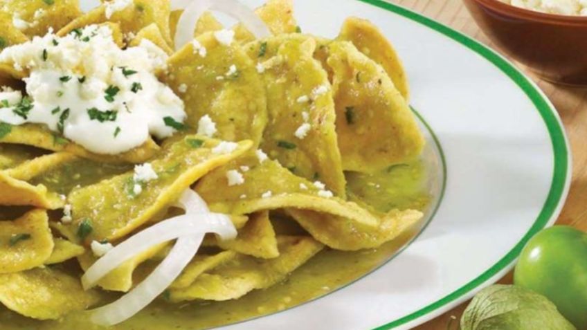 ¡No uses tantos totopos o tomate! Receta para los chilaquiles perfectos