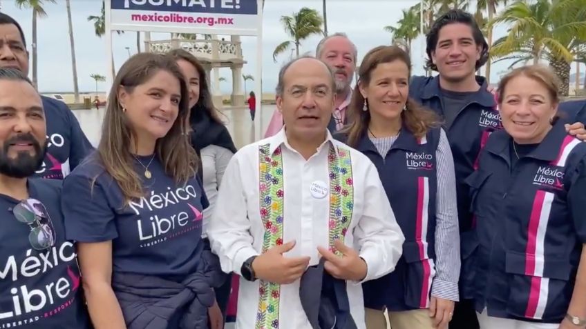 Felipe Calderón felicita a mujeres y pide a hombres entender sus demandas