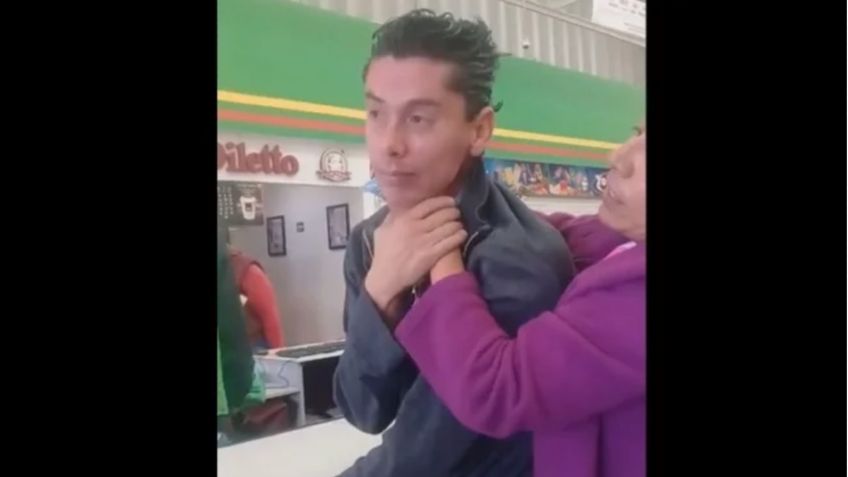 VIDEO: Mamá somete a tipo que fotografió a su hija en centro comercial