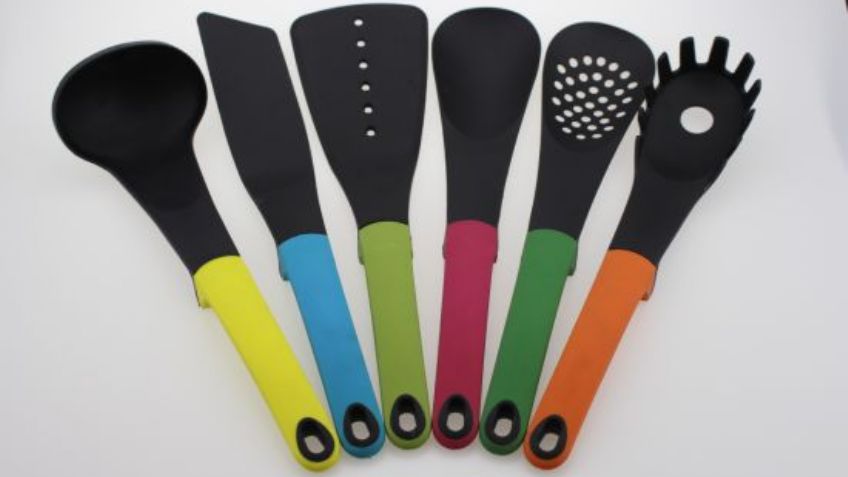 Estos son los materiales que debes buscar al comprar utensilios de cocina