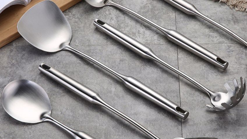 Estos son los materiales que debes buscar al comprar utensilios de cocina