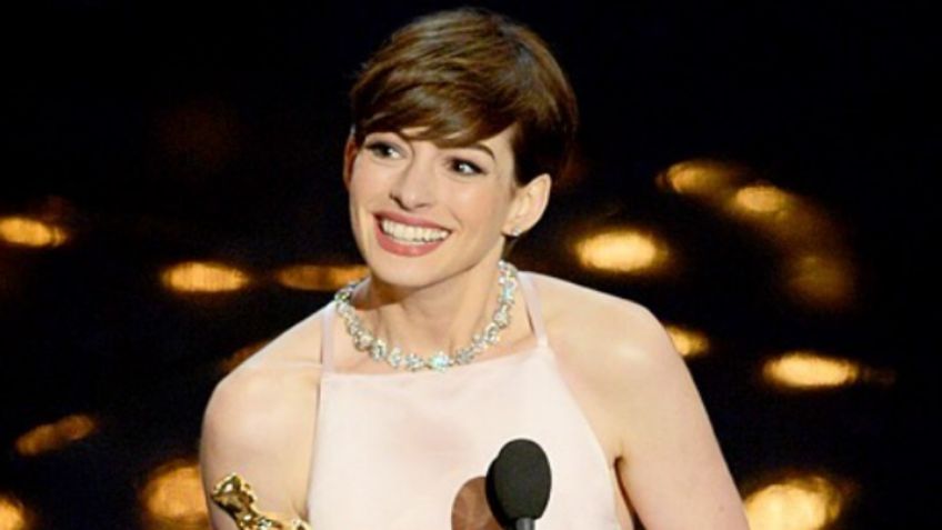 Anne Hathaway será invitada de Plaza Sésamo para hablar sobre COVID-19