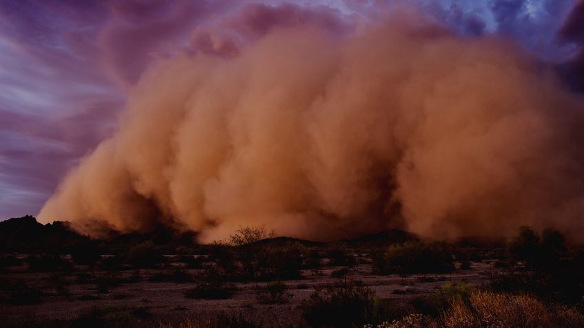 IMPACTANTES y ATERRADORAS imágenes de nube de polvo del Sahara que amenaza con cubrir México