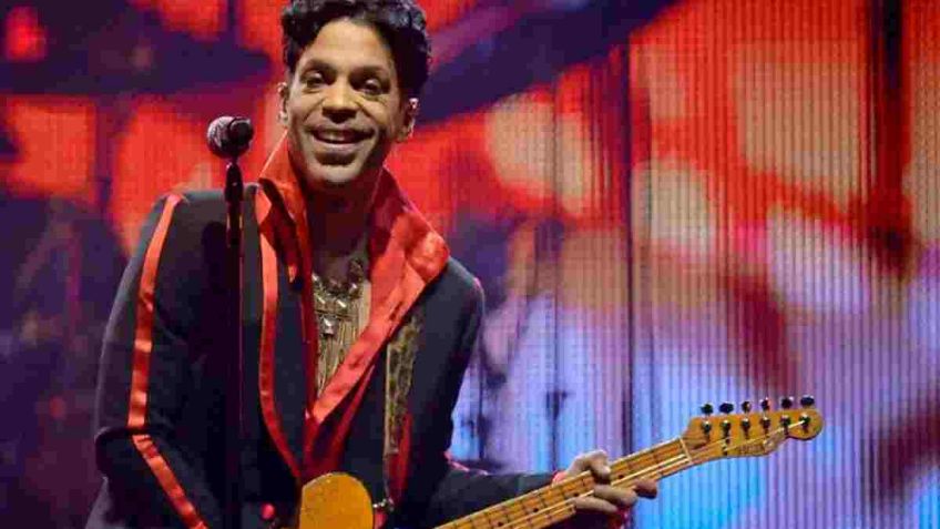 Subastan guitarra de Prince por más de 560 mil dólares