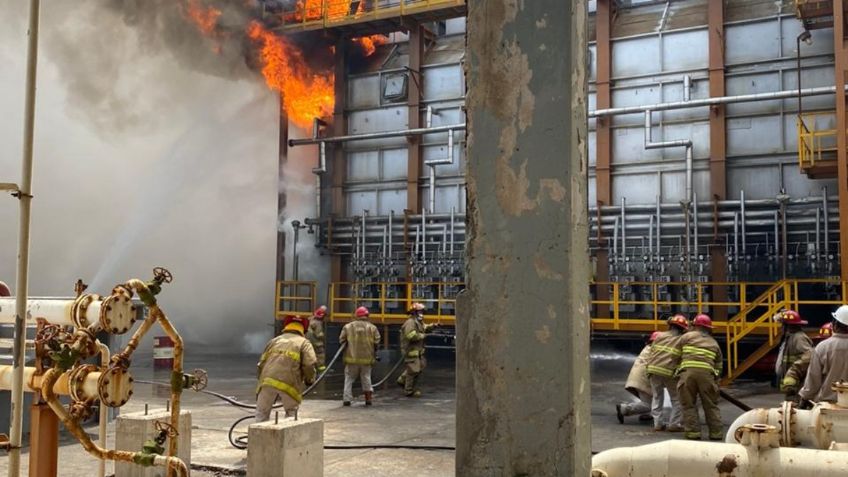 Pemex sofoca incendio en refinería Antonio Dovalí de Salina Cruz, Oaxaca