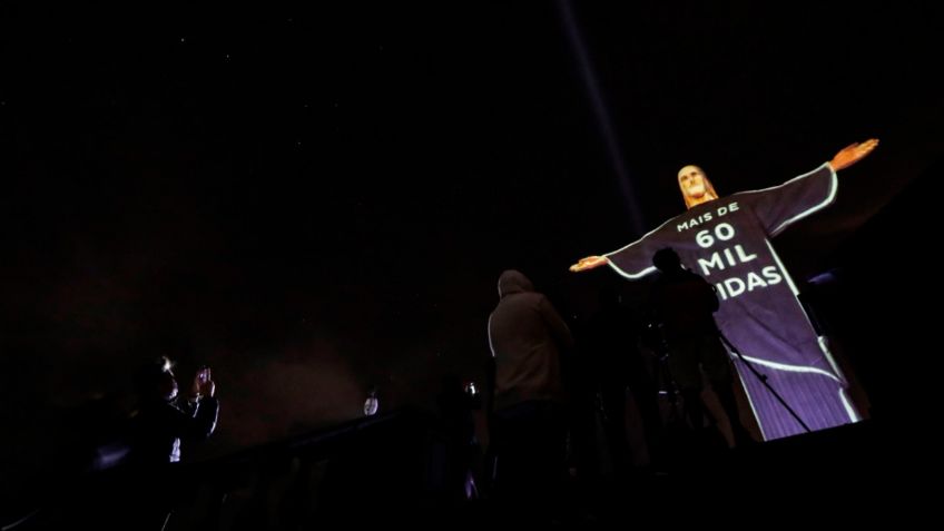 Cristo Redentor vuelve a rendir homenaje a las víctimas del coronavirus