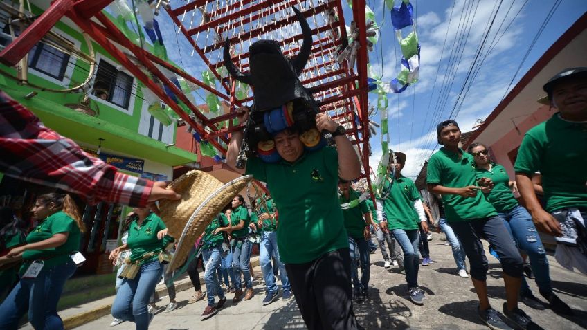 Reinciden pobladores de Xico; queman 'toritos” por fiesta patronal