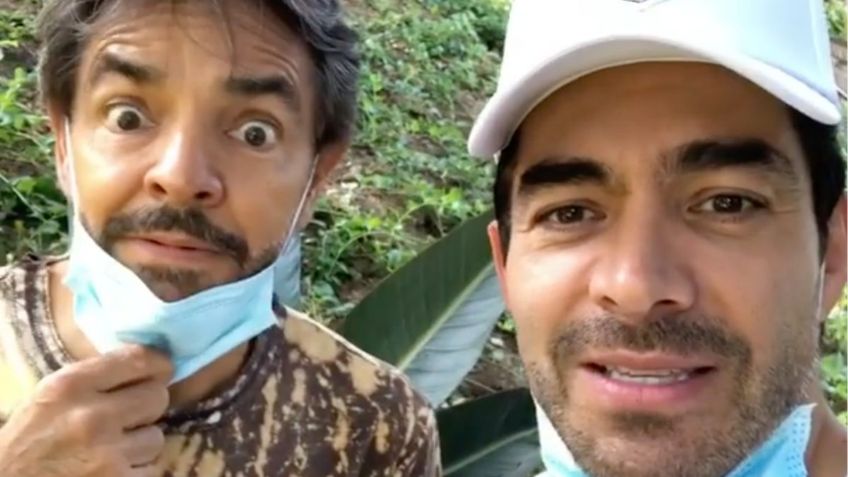 VIDEO: Eugenio Derbez y Omar Chaparro se besan en plena pandemia ¿Salieron del closet?