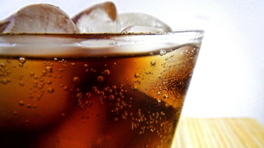 ¿De qué está hecho realmente el REFRESCO de cola?, te decimos