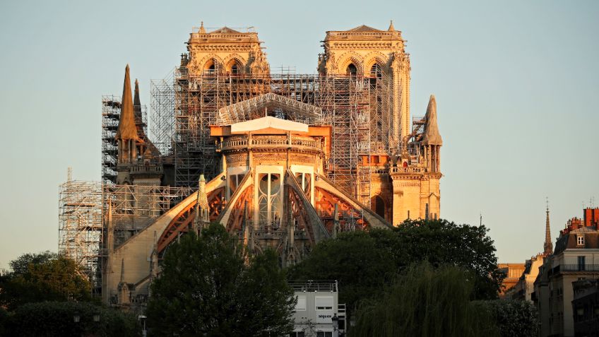 Ministra de Cultura francesa estima reconstrucción idéntica de Notre Dame