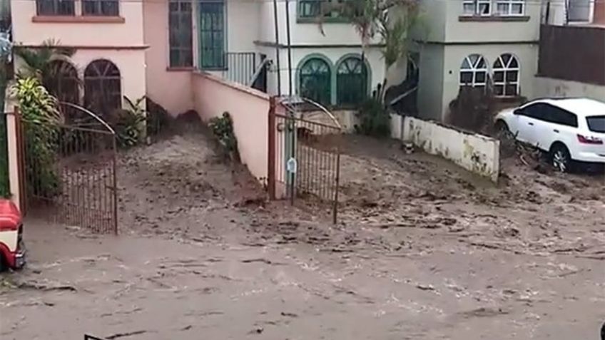 VIDEO: Fuerte corriente de agua arrastran a joven en Veracruz hasta desaparecer