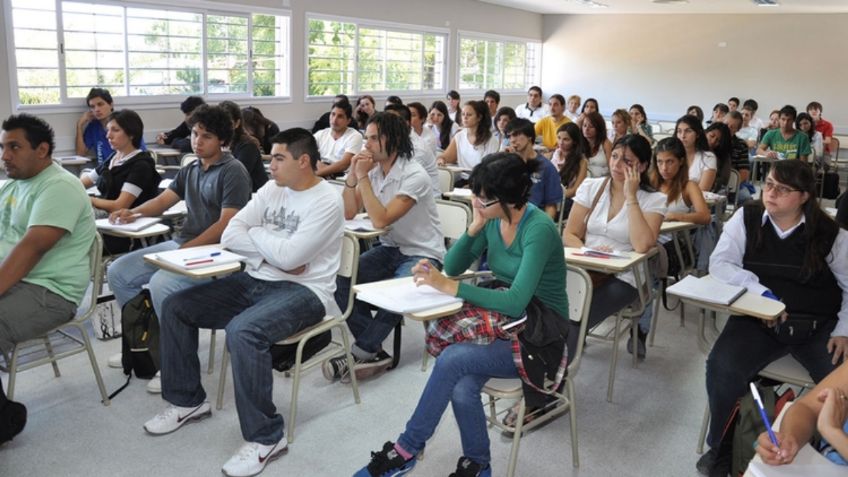 Estas son las carreras universitarias que desaparecerían según la IA