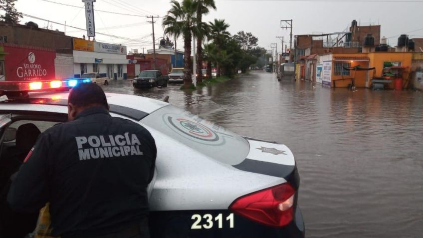 Lluvia torrencial en Durango inunda calles y avenidas principales