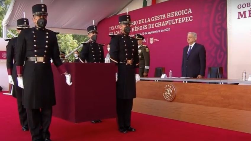 FOTOS: Cadetes, funcionarios y todos con cubrebocas en acto de Chapultepec... menos AMLO