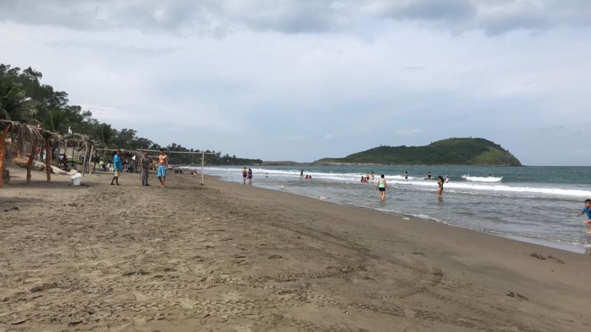 Mar se come más de 40 metros en playa de Veracruz