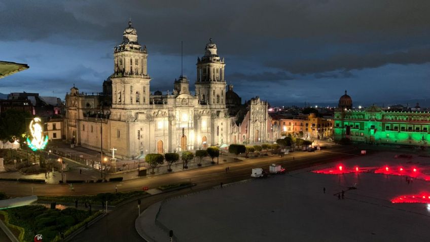 Encienden mapa de México en el Zócalo capitalino: FOTOS