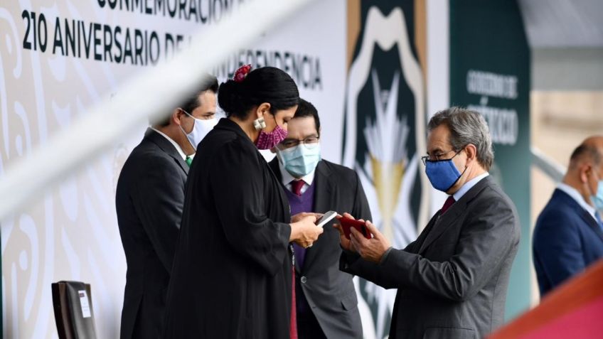 FOTOS: Llegan miembros del gabinete de AMLO al Zócalo para desfile militar