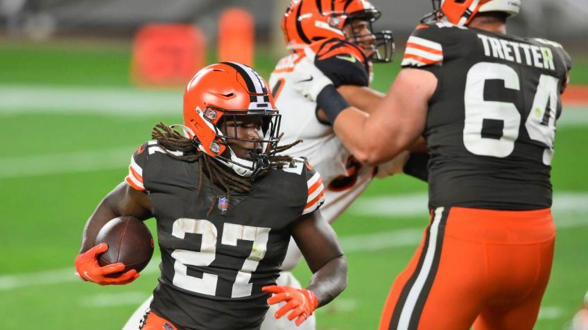 Kareem Hunt, Nick Chubb y los Browns arrastran a los Bengals