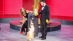 Jennifer Aniston presenta el premio a Mejor Actriz de Comedia... ¡con mucha precaución!