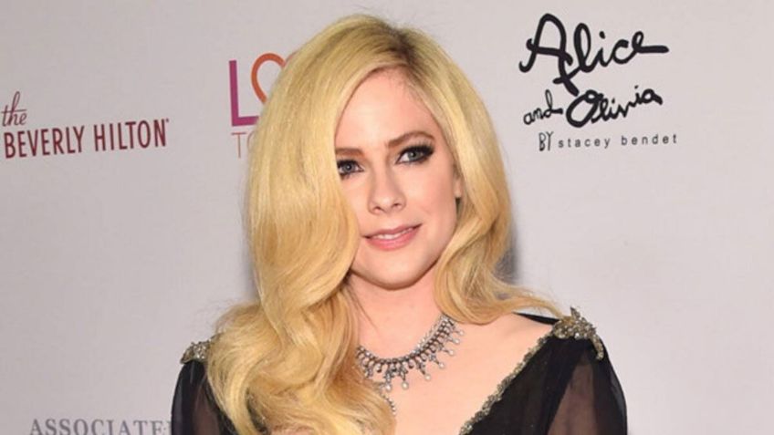 Avril Lavigne: Seguidores ESPECULAN que la CANTANTE falleció y una famosa actriz tomó su lugar