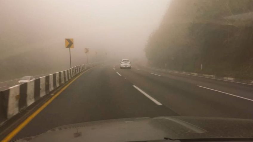 ¡De película! Carretera México-Toluca, cubierta por gigante NIEBLA: VIDEO+FOTOS