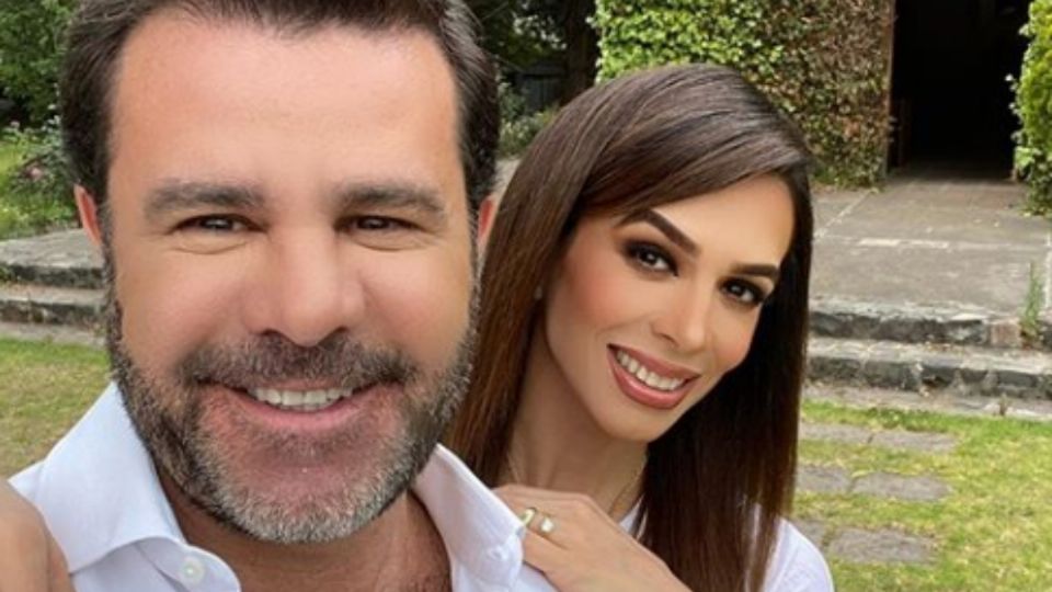 Eduardo Capetillo celebra 51 años de vida con su esposa Bibi Gaytán, con quien se ha dado sus mejores besos. Foto: Especial