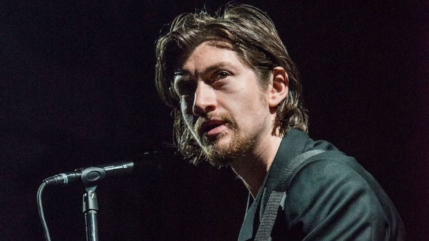 Alex Turner, de Arctic Monkeys, es acusado de acoso por una fan