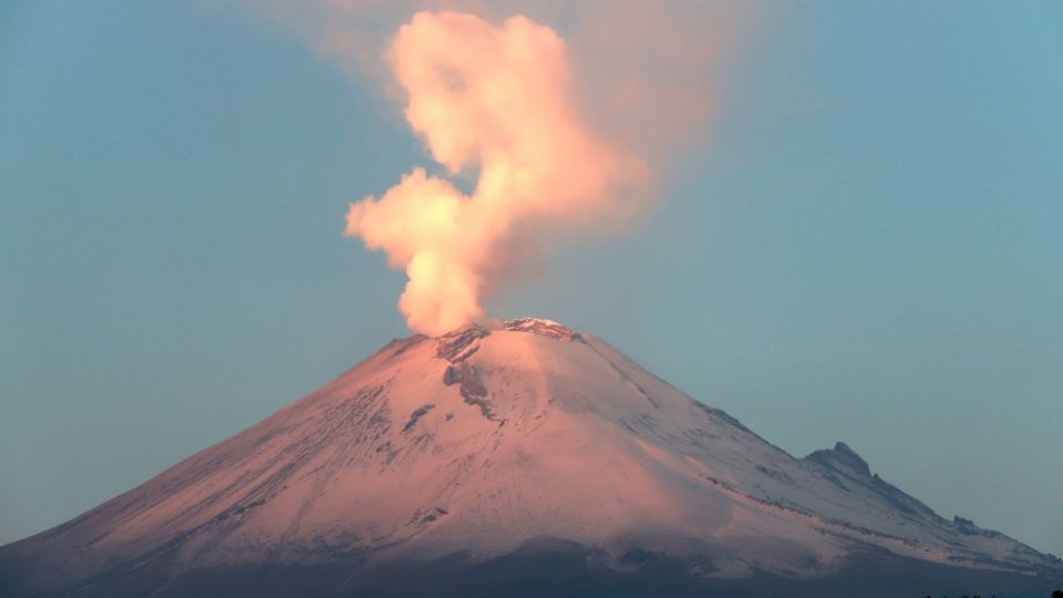 Volcán Popocatépetl registra explosión menor este domingo. Foto: Cuartoscuro