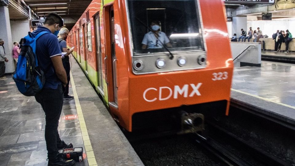 Debido al incendio del sábado 9 de enero en la subestación del Metro, algunas líneas del STC no están funcionando, por lo que pidieron tomar precauciones. Foto: Cuartoscuro