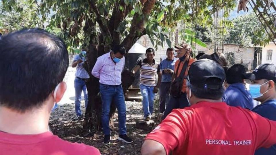 Los habitantes decidieron darle un escarmiento por la entrega de una obre de mala calidad. FOTO: ESPECIAL