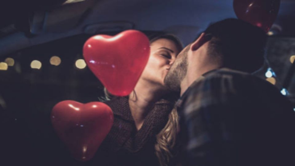 Un regalo dice mucho sobre tu relación de pareja. Foto: iStock