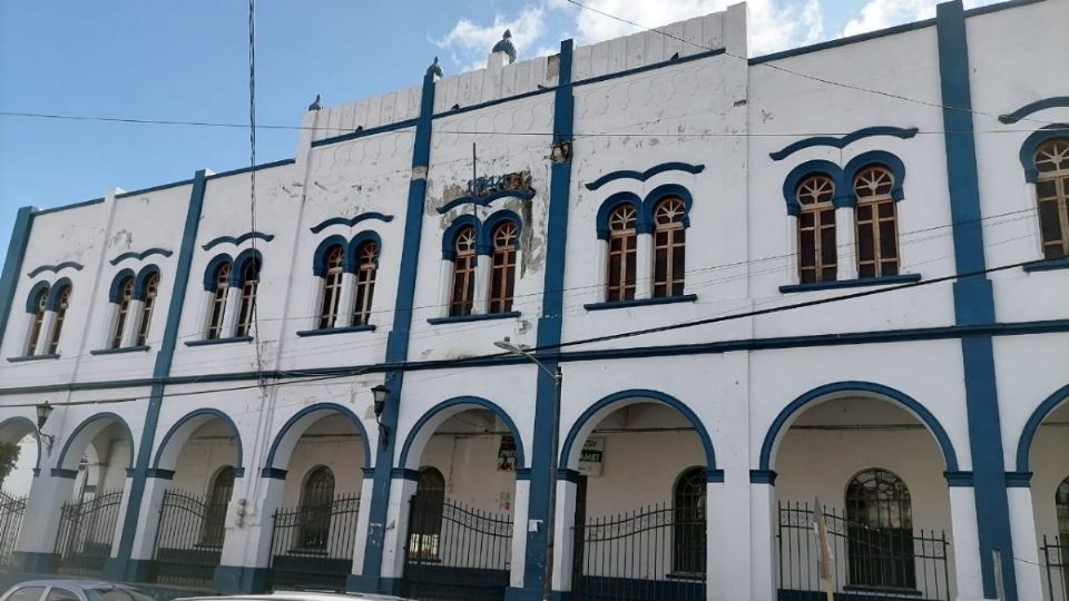 SIN ALUMNOS ● Aunque la Secretaría de Educación de Chiapas dijo que ya hay clases en esta secundaria, es mentira. FOTO: JENY PASCACIO
