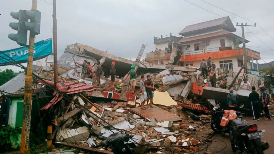 Indonesia tuvo un sismo con muchas pérdidas. Foto: AP