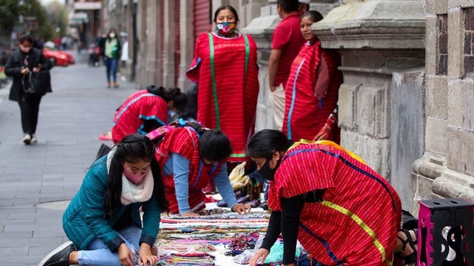 A las 10:00 horas se prevé una manifestación del Grupo Artesanal Triqui de Oaxaca, sobre las calles de Venustiano Carranza y Avenida 20 de Noviembre. Foto: Cuartoscuro