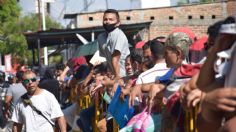 Migrantes celebran que Biden pone fin al programa migratorio "Quédate en México"