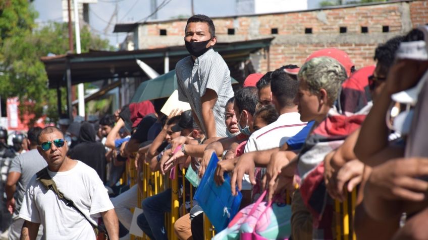 Migrantes celebran que Biden pone fin al programa migratorio "Quédate en México"