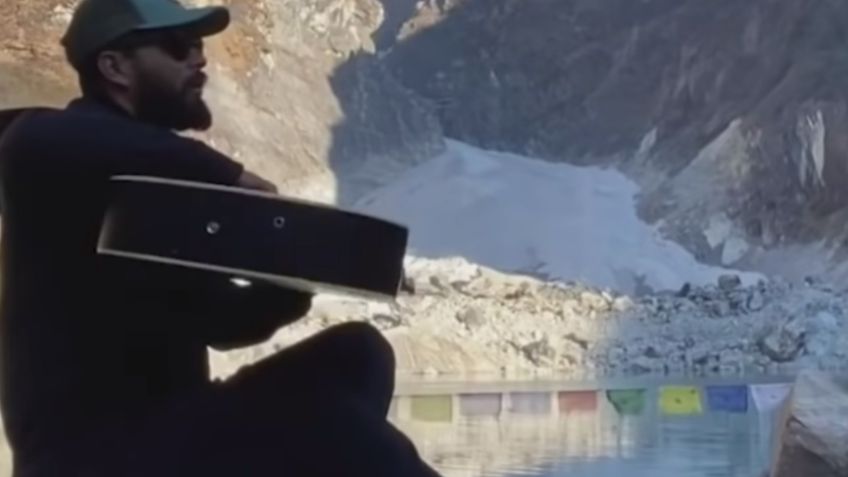 Turistas captan en VIDEO cómo una enorme avalancha de nieve desciende hacia ellos