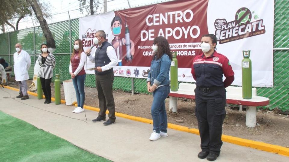 El gobierno municipal de Ecatepec instaló un centro de apoyo del programa “Un Respiro por Ecatepec” que brinda oxígeno gratuito a personas contagiadas de Covid-19. Foto: Especial