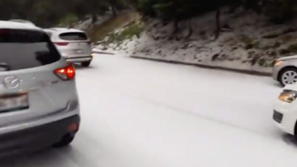 Se registró una granizada en la carretera México-Cuernavaca. Foto: Especial