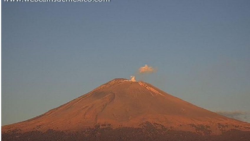 Volcán Popocatépetl amanece activo; arroja lava y ceniza este martes: VIDEO