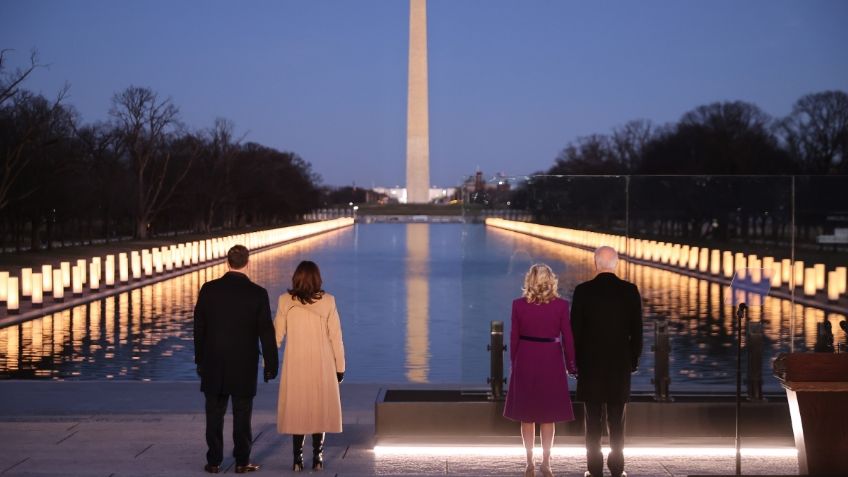 Biden y Harris rinden homenaje a más de 400 mil víctimas de Covid-19: VIDEO