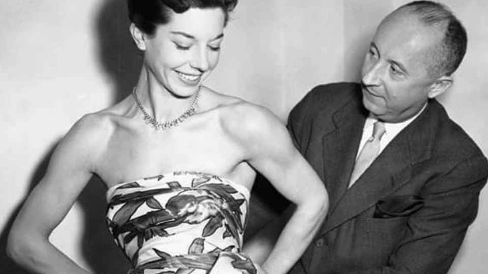 Un color que Christian Dior utilizó hasta para decorar su famosa 'maison' en la parisina 30 Avenue Montaigne. Foto: Archivo/ Twitter