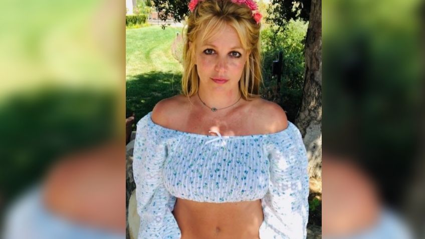 Britney Spears más enamorada que nunca, pasea con su novio en la playa en plena pandemia