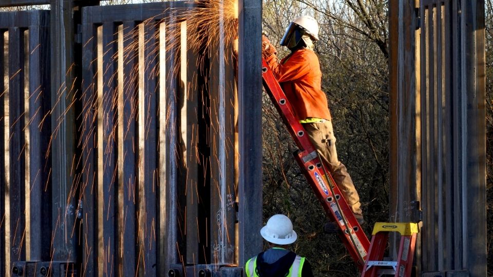 MURO, ¿NUEVO? | La mayoría de las obras fueron para reemplazar vallas ya existentes. Foto: AP