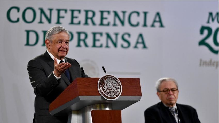 AMLO llama alcahuetes y paleros a organismos autónomos de transparencia