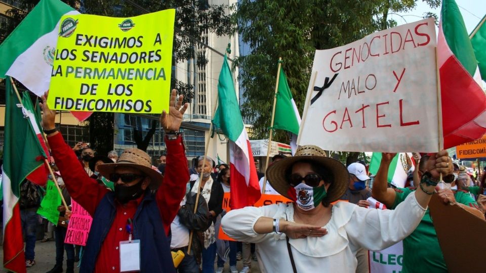 Integrantes del Frente Nacional Anti-AMLO (FRENA) se manifestaran este domingo en inmediaciones del Centro Histórico. FOTO: MOISÉS PABLO/CUARTOSCURO.COM