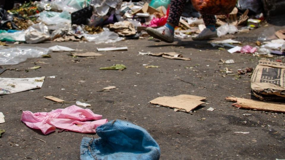 Proponen que los desechos como cubrebocas sean depositados en bolsas especiales. Foto: Cuartoscuro