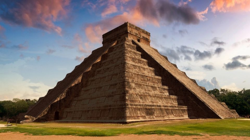 Aplausos al pie de la pirámide provocan el canto de un quetzal. Foto: Especial