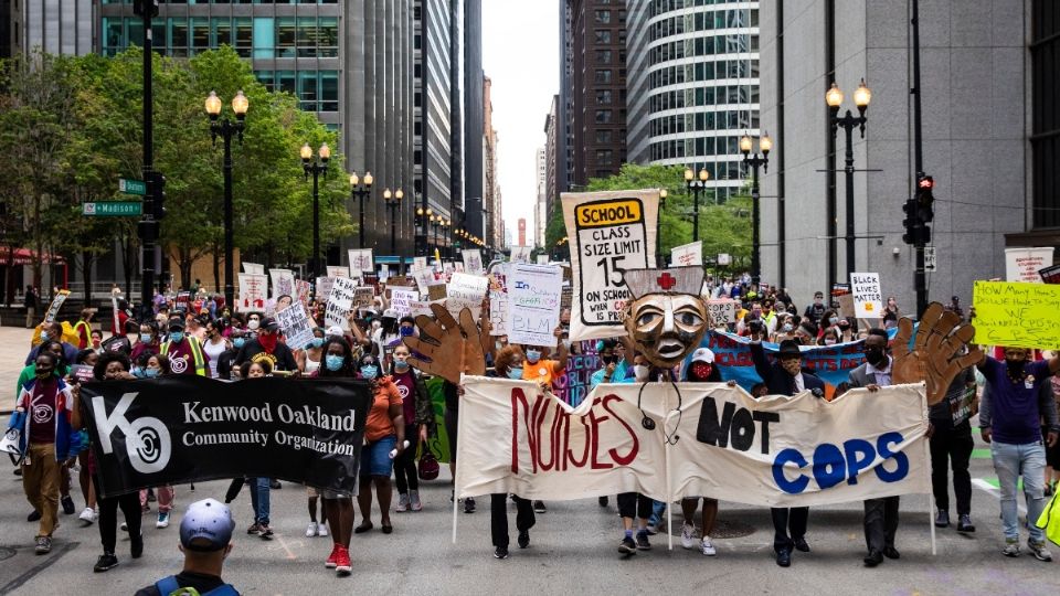 DESDE CHICAGO. Maestros se niegan a regresar a las aulas antes de ser vacunados. Foto: AP